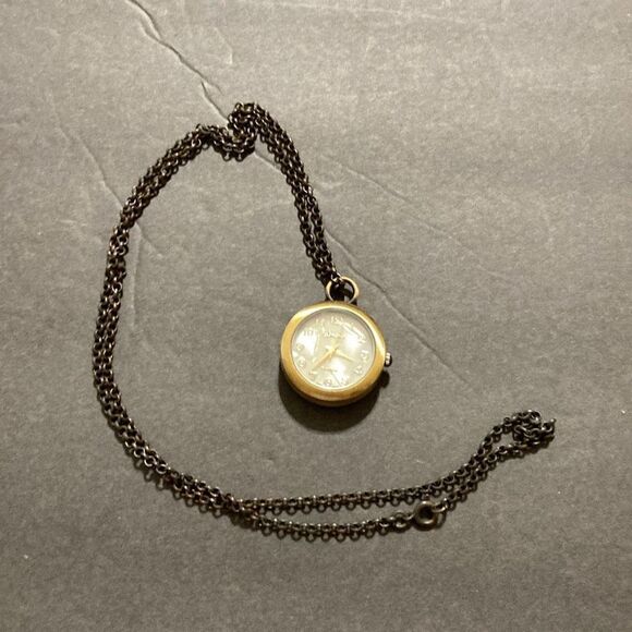 Geneva platinum watch pendant missing two stones - Picture 1 of 3